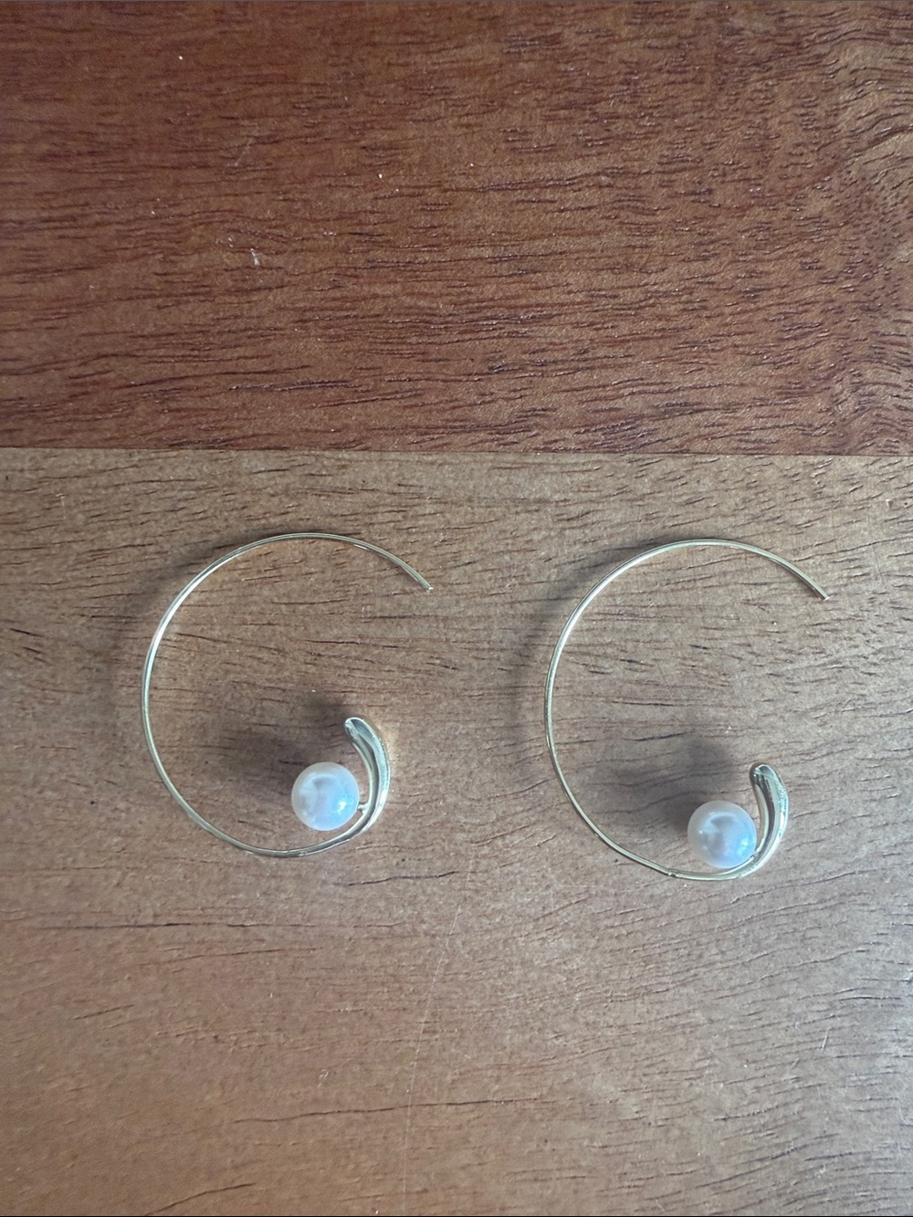 Gold Spiral Hoop Earrings with Pearl Accent - Elegant Women's Jewelry